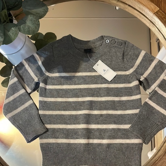GAP Other - NWT BabyGap Size 2T Gray/White Sweater
